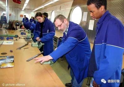 德國雙元制職業教育 技能強國的人才密碼