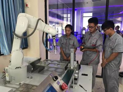 津門家政服務行業迎來發展春天 工資增長與落戶傾斜成新動力