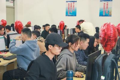 華貿(mào)學(xué)子變身“店小二” 實(shí)戰(zhàn)京東SOHO運(yùn)營(yíng) 家政服務(wù)奪冠記